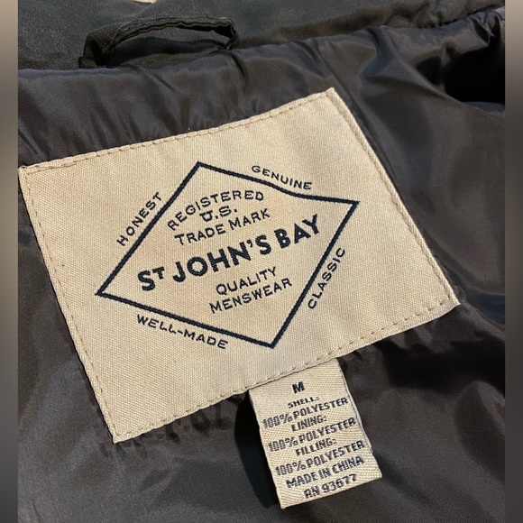 St. John’s Bay Puffy Vest Size Medium - Picture 3 of 5